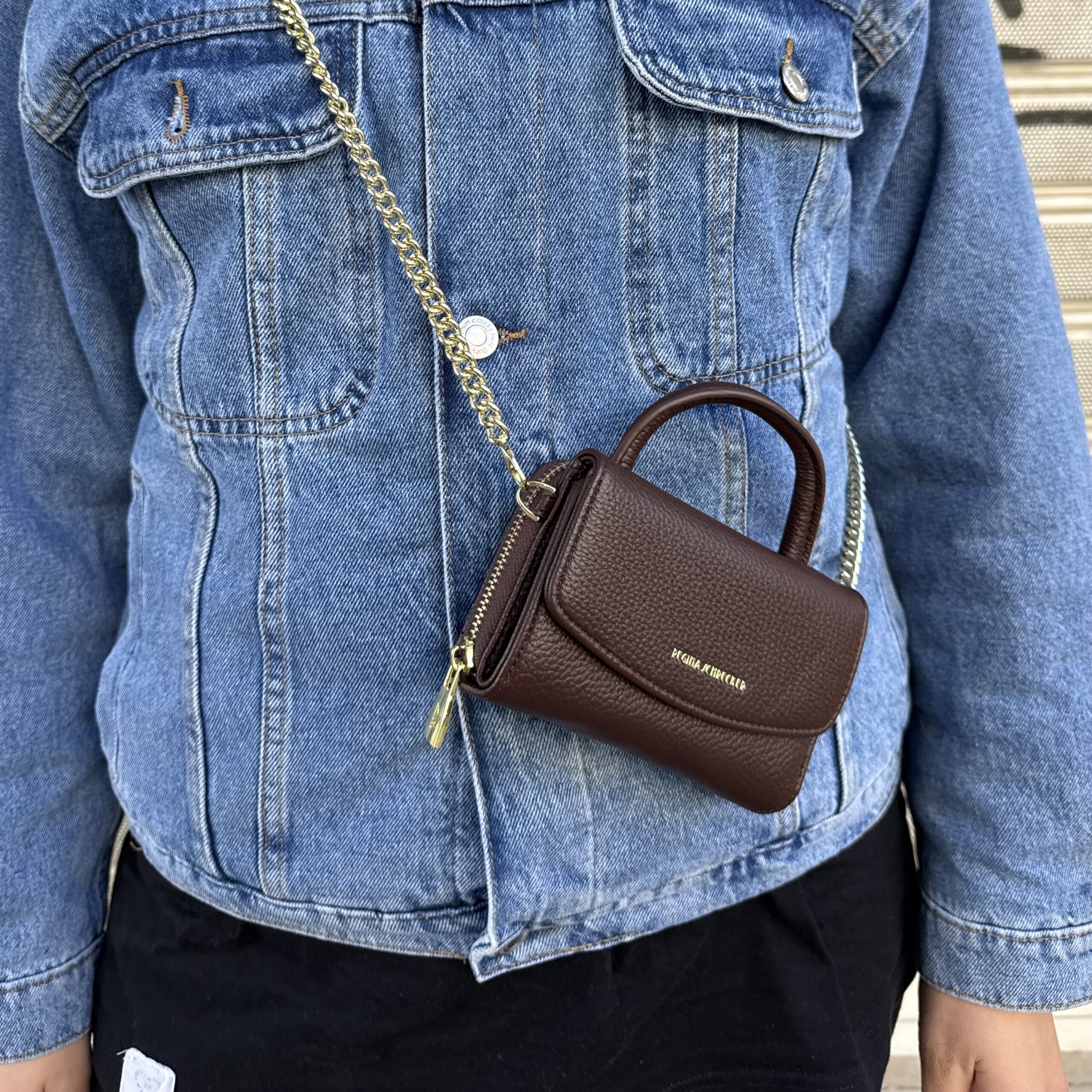 Πορτοφόλι με αλυσίδα καφέ